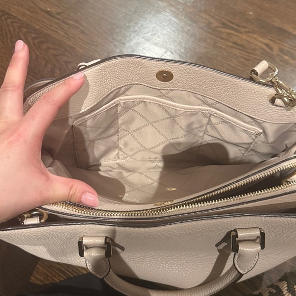 Michael Kors Women's soft leather Satchel Shoulder Bag, Light Cream - Picture 5 of 7